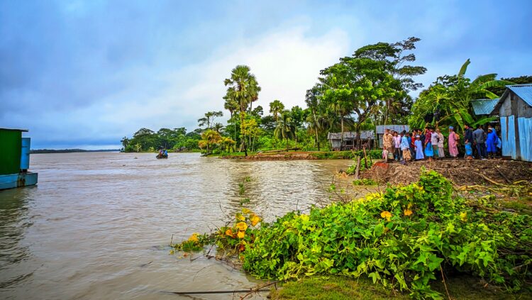 ঝালকাঠিতে নদীর পানি বেড়ে ৩০ গ্রাম প্লাবিত