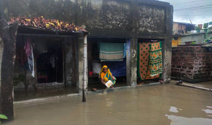 কালীগঞ্জ পৌরসভায় ২ নম্বর ওয়ার্ডে পানিবন্দি কয়েকশত পরিবার