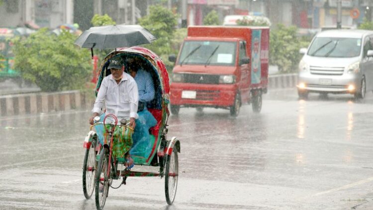 তীব্র গরমের পর স্বস্তির বৃষ্টি