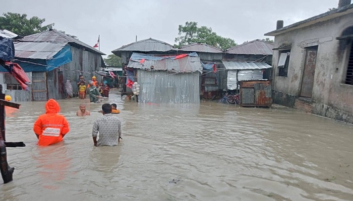 ভোলার চরাঞ্চলের প্রায় ১৫ হাজার মানুষ পানিবন্দি