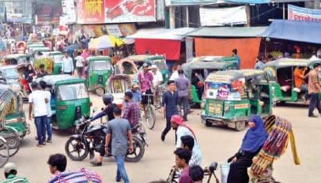 সিএনজি আর ইজিবাইকের নগরী কুমিল্লা!