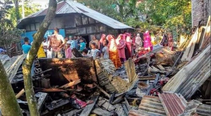 কালকিনিতে অগ্নিকাণ্ডে বসতঘর পুড়ে ছাই