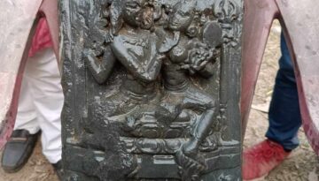 দিনাজপুরে কষ্টি পাথরের যুগল মূর্তি উদ্ধার