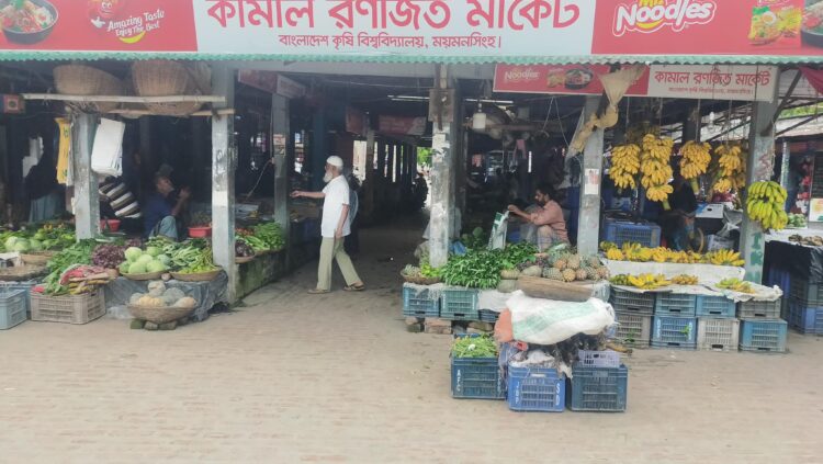 বাকৃবির কে.আর মার্কেটে চলছে অবৈধভাবে দোকান ভাড়া ও বিক্রি