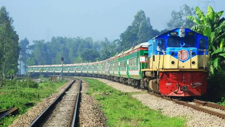 বৃহস্পতিবার (১৫ আগস্ট) থেকে সারা দেশে আন্তঃনগর ট্রেন চলাচল শুরু