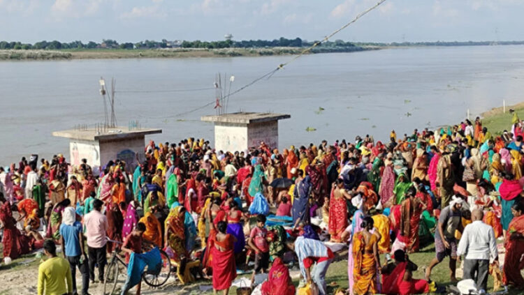 ভারতে হিন্দুদের উৎসব চলাকালে শিশুসহ ৪৬ জনের মৃত্যু