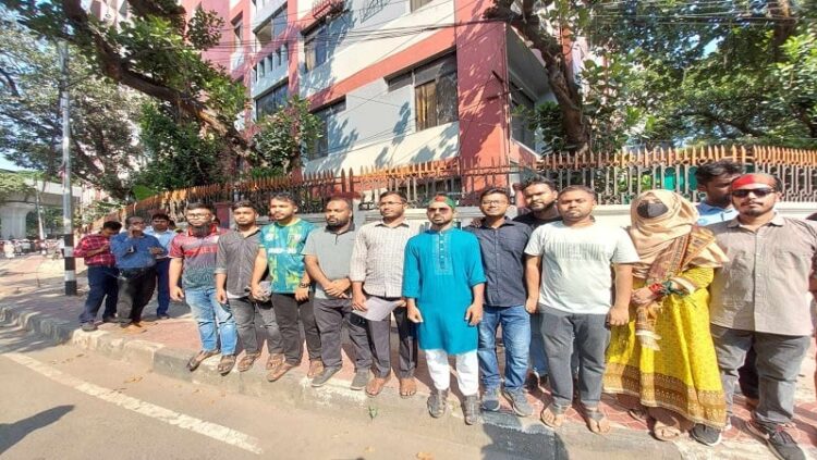 সচিবালয়ে জবি শিক্ষার্থীদের ১২ সদস্যের প্রতিনিধিদল