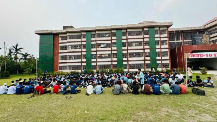 পবিপ্রবির বিজয়-২৪ হলে ছাত্রদলের ইফতার ও দোয়া মাহফিল অনুষ্ঠিত 