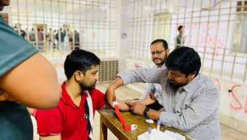 বিনামূল্যে ১০০ জনের থ‍্যালাসেমিয়া টেস্ট করালো “বাঁধন” জবি ইউনিট