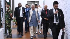 দেশে ফিরলেন প্রধান উপদেষ্টা