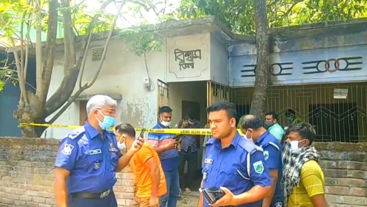 চাঁপাইনবাবগঞ্জে সাবেক আইনজীবীর মরদেহ উদ্ধার