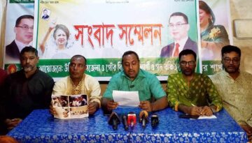 উলিপুরে সংবাদ সম্মেলন করে বিএনপি নেতাদের পদত্যাগ