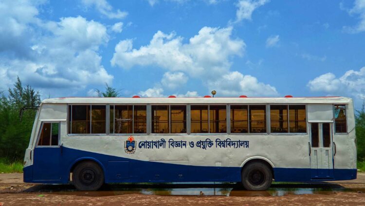 নোবিপ্রবির পরিবহন ব্যবস্থায় চরম ভোগান্তি শিক্ষার্থীদের