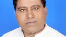 পাবনার সাঁথিয়ায় চাঁদা না দেওয়ায় দোকান বন্ধ করে দেওয়ার অভিযোগ বিএনপি নেতার বিরুদ্ধে।