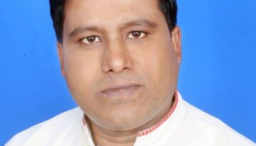 পাবনার সাঁথিয়ায় চাঁদা না দেওয়ায় দোকান বন্ধ করে দেওয়ার অভিযোগ বিএনপি নেতার বিরুদ্ধে।
